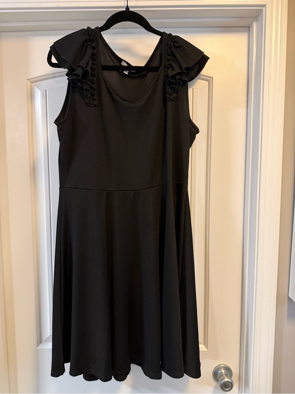 white birch Black Ruffle Sleeve Midi Dress